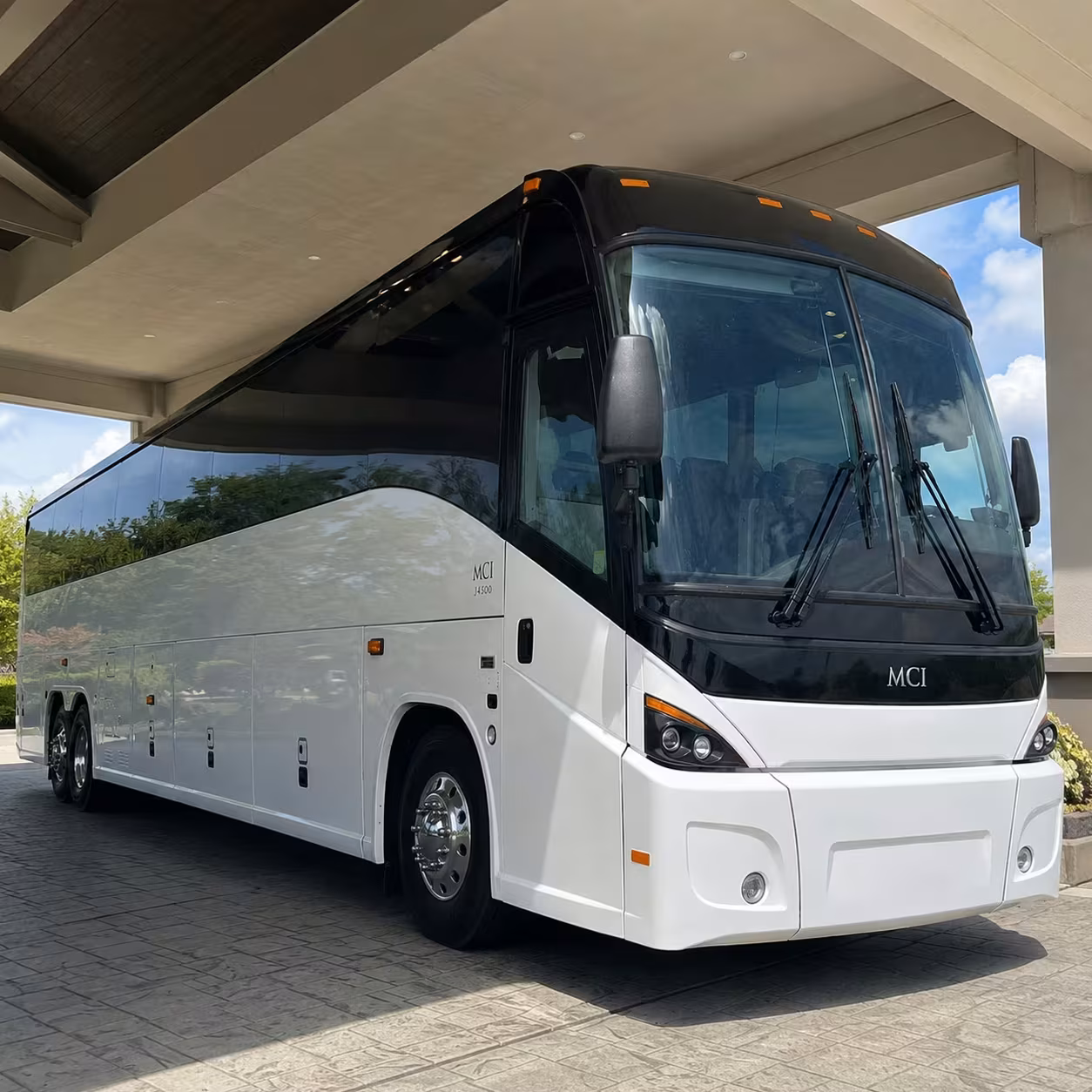 danbury airport shuttle buses from first pickup to terminal curb